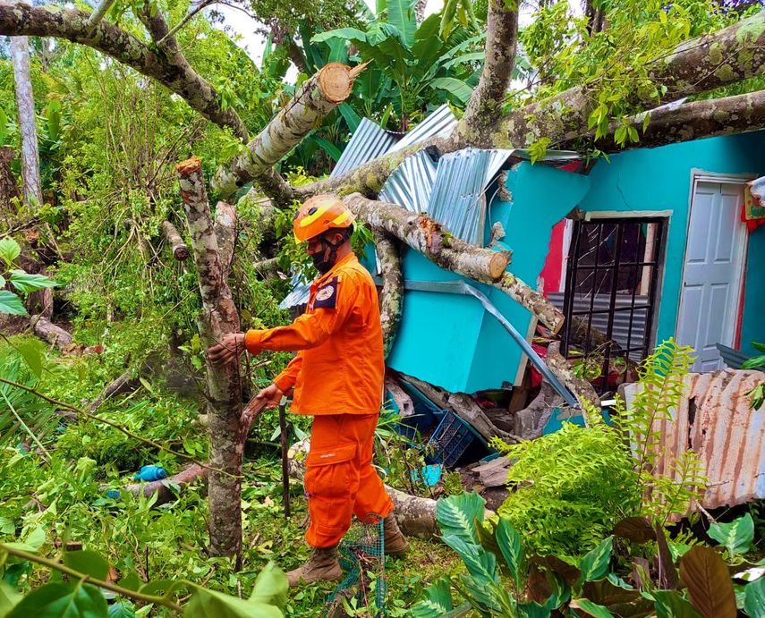 El Sistema Nacional de Protección Civil (SINAPROC) informó este viernes que mantiene un aviso de prevención y Monitoreo por el desplazamiento y aproximación de la Onda Tropical # 6 sobre nuestra región.