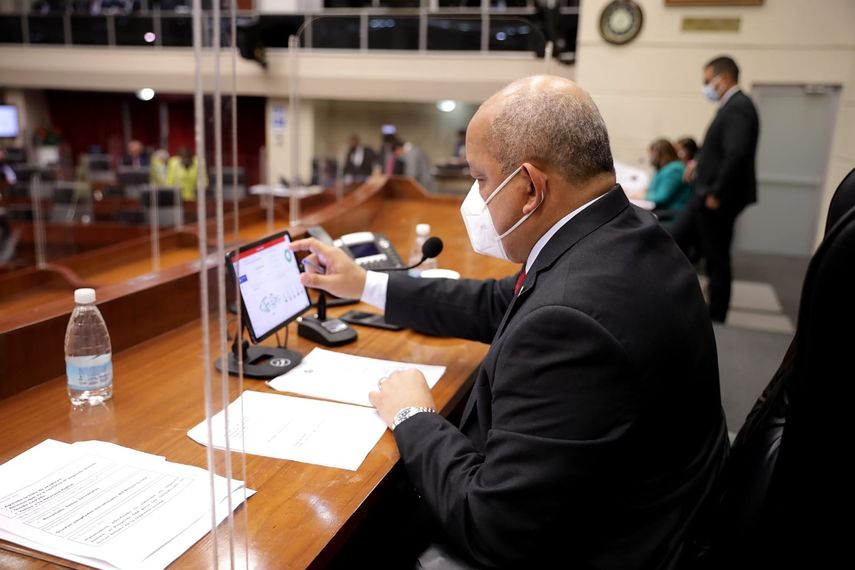 Crispiano Adames confirma que busca reelección en Asamblea