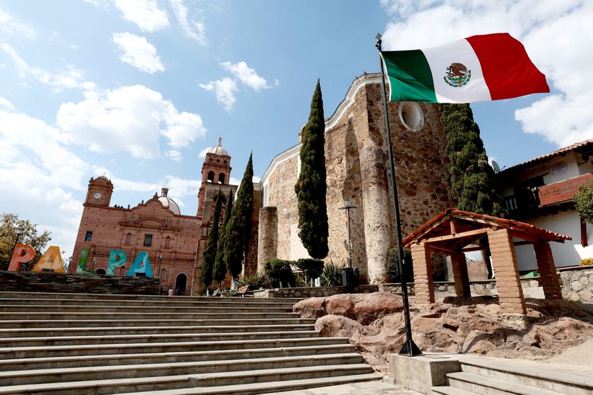 La Fiscalía General de México informó el sábado que entregó el cuerpo del poderoso narcotraficante Nemesio El Mencho Oseguera