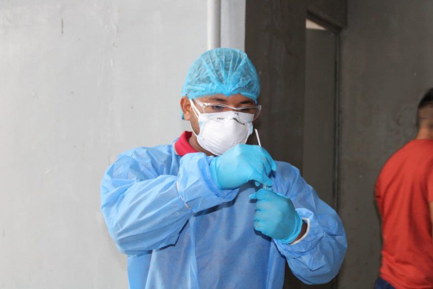 El MINSA detalló en su informe epidemiológico que a la fecha se aplicaron 10,388 pruebas y se mantiene un porcentaje de positividad de 6.5 %.