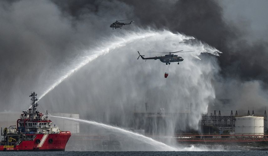Cuba controla parte del incendio de tanques de combustible