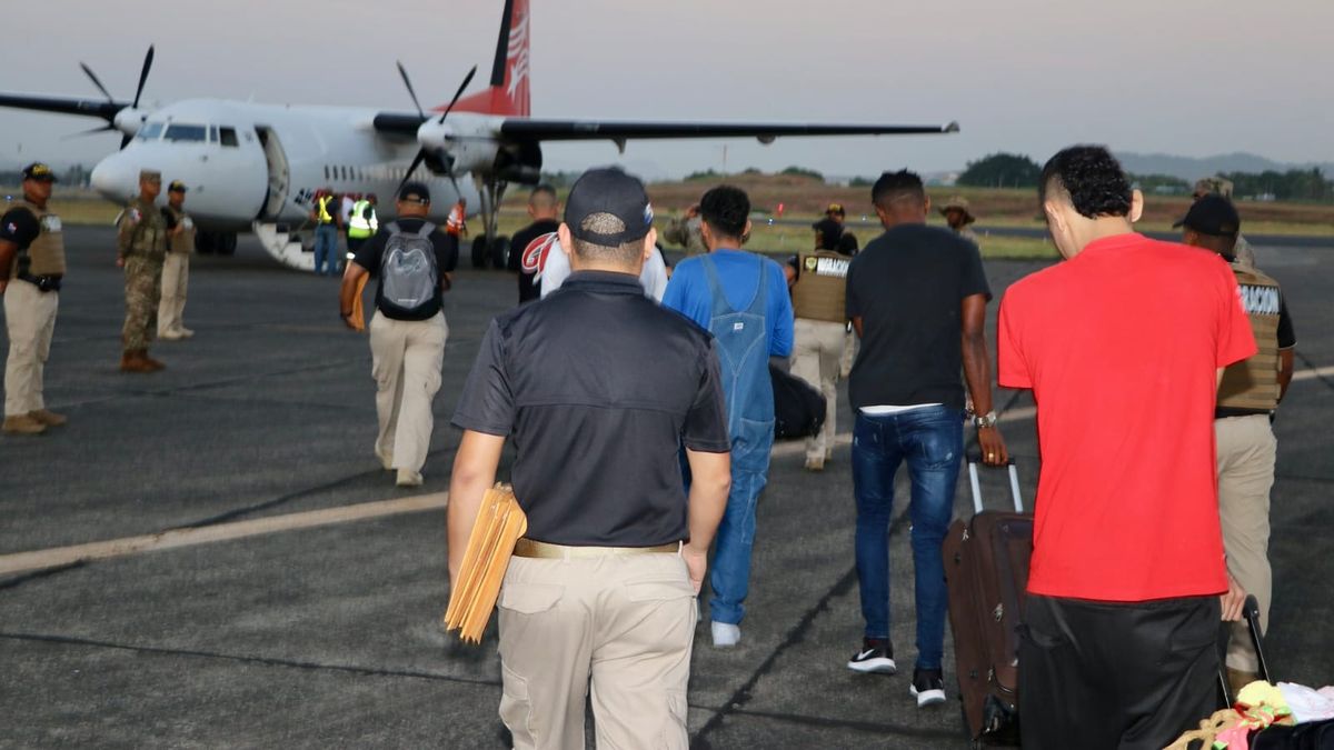 Migración expulsa a 30 colombianos vinculados a delitos relacionados con droga