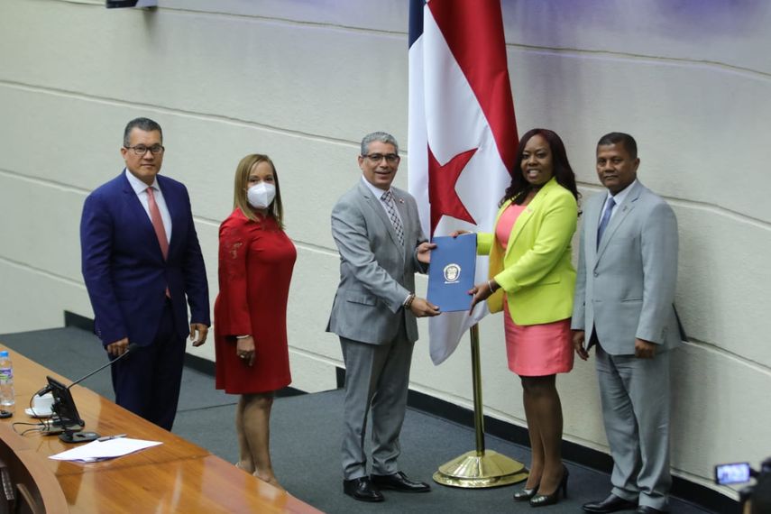 Minsa busca aperturar mercado de medicamentos