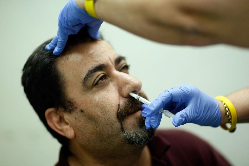 A pesar de algunos reveses, las vacunas nasales contra el covid-19 siguen siendo una pista válida para los científicos, que esperan hallar con ese método una protección más eficaz que con una inyección clásica.