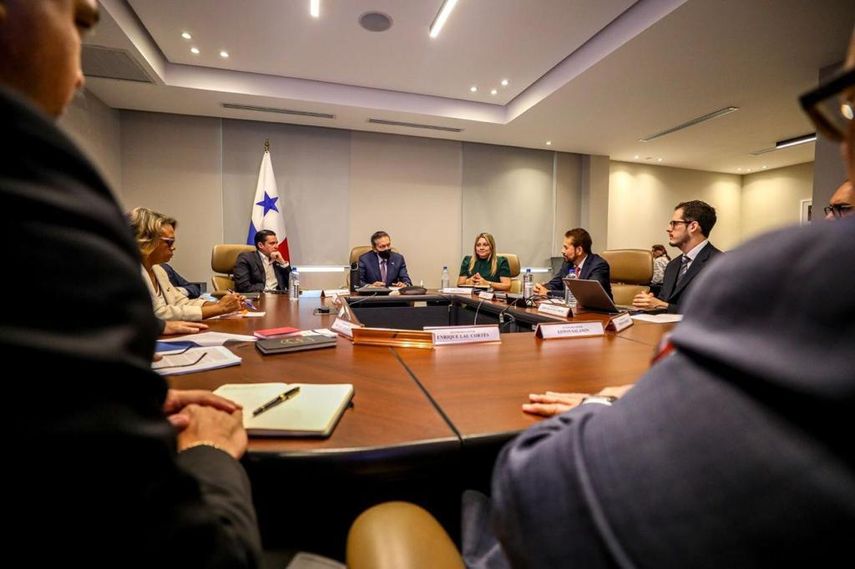 Representantes de la OIT presentan al Gobierno informe de evaluación actuarial. Representantes de la OIT presentan al Gobierno informe de evaluación actuarial.