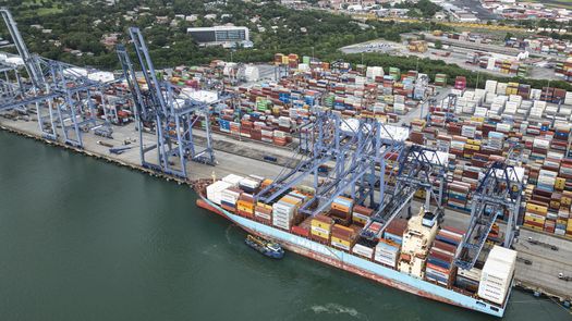 China participa en la licitación de nuevos puertos del Canal de Panamá China participa en la licitación de nuevos puertos del Canal de Panamá