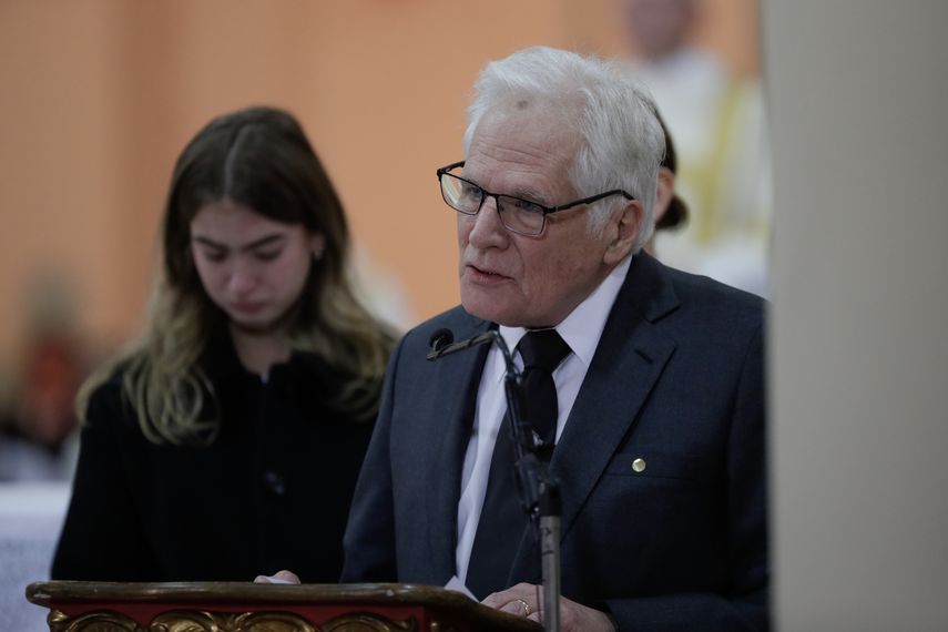 Padre de Miguel Uribe Turbay ocupará su lugar en disputa presidencial