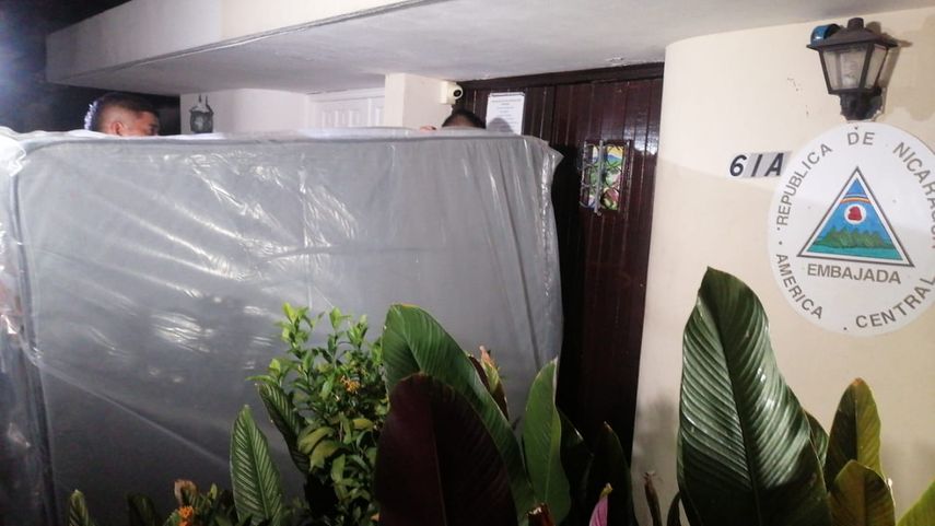 Ricardo Martinelli arregla a su gusto embajada de Nicaragua