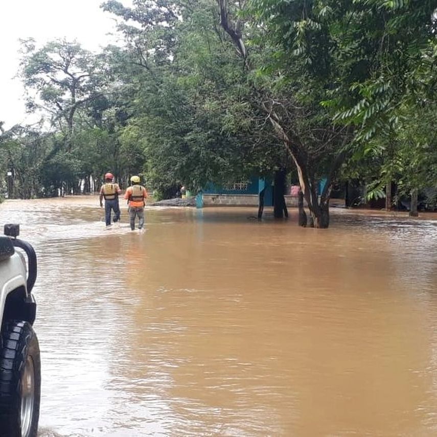 Lluvias Dejan Inundaciones En Diversos Sectores Del País