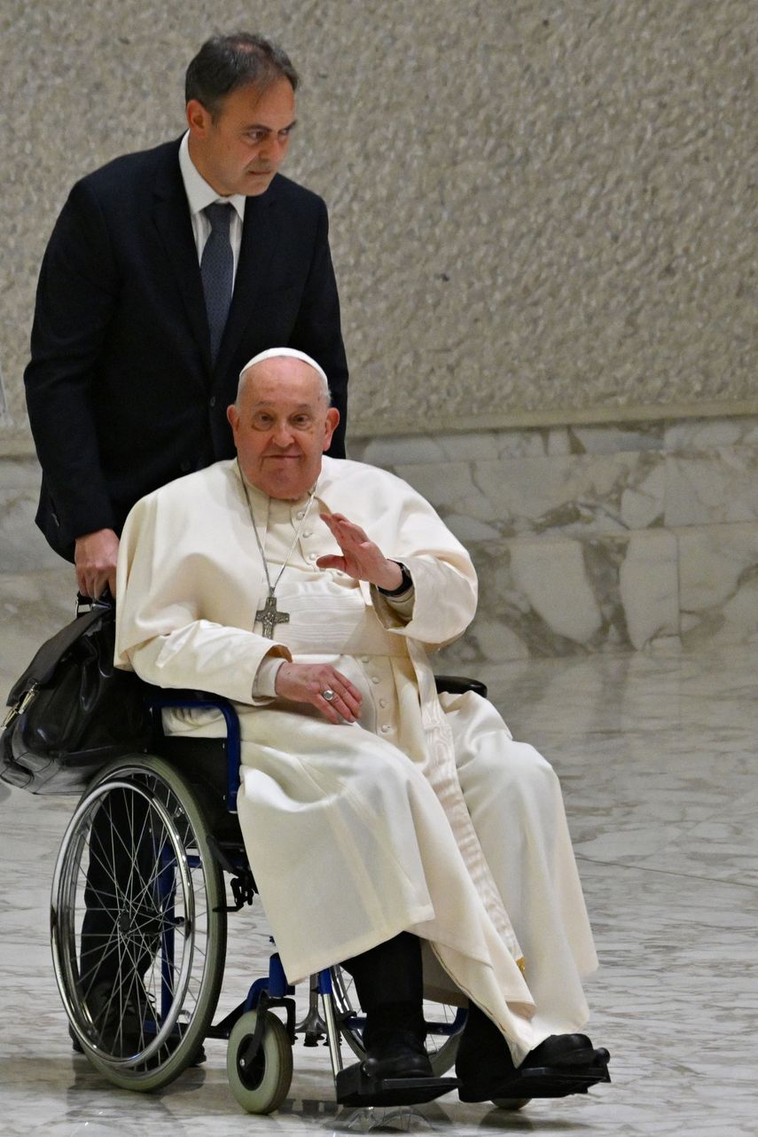 El papa Francisco presenta leve insuficiencia renal inicial que está bajo control