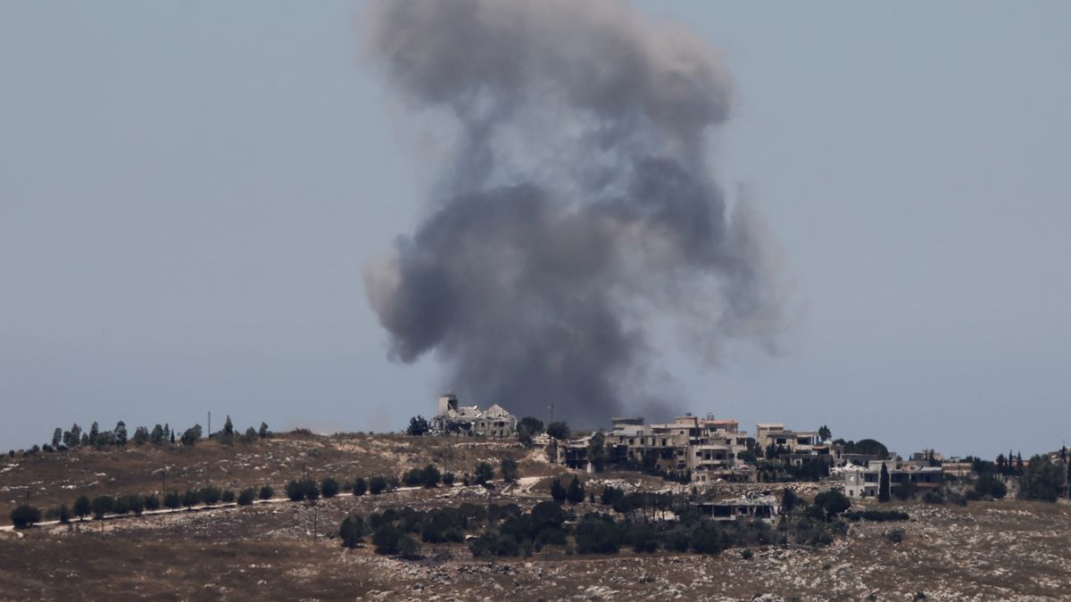 Poco después de su firma, el protocolo de acuerdo entre Irán y Estados Unidos se ve ya amenazado por la escalada de violencia en Líbano, donde Israel afirma que permanecerá para combatir a Hezbolá. Poco después de su firma, el protocolo de acuerdo entre Irán y Estados Unidos se ve ya amenazado por la escalada de violencia en Líbano, donde Israel afirma que permanecerá para combatir a Hezbolá.