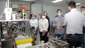 MINSA y MICI inspeccionan empresa de producción de insumos de protección