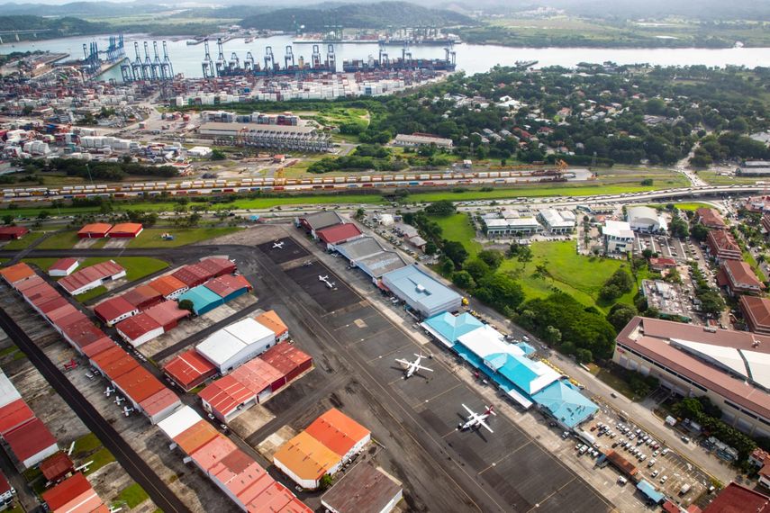 Aviadores advierten riesgos de mover el aeropuerto de Albrook a Panamá-Pacífico