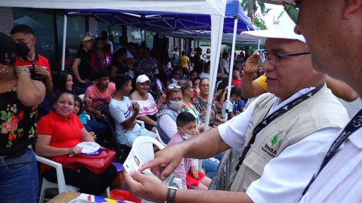 El departamento regional de Saneamiento Ambiental y la coordinación regional de Bioseguridad del Minsa coordinan acciones para garantizar el buen desempeño en cuanto a la preparación y venta de comidas y bebidas. &nbsp;