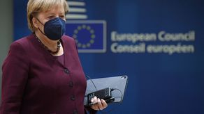 Líderes de la UE despiden a Angela Merkel con una ovación