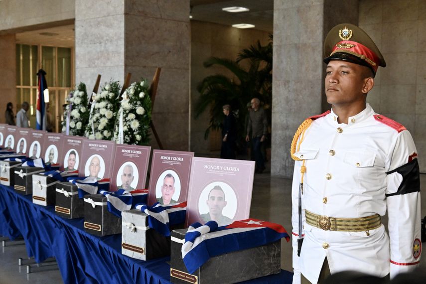 Cuba inicia homenaje a los 32 militares muertos en Venezuela