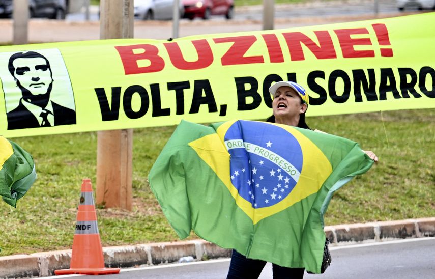 El expresidente de Brasil, Jair Bolsonaro, agotó este martes los recursos contra su condena a 27 años de cárcel por intentar un golpe de Estado en 2022 y deberá cumplir la pena, informó la corte suprema.