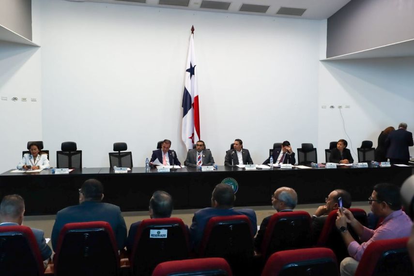 Asamblea Nacional aprueba en primer debate proyectos en pro de la educación