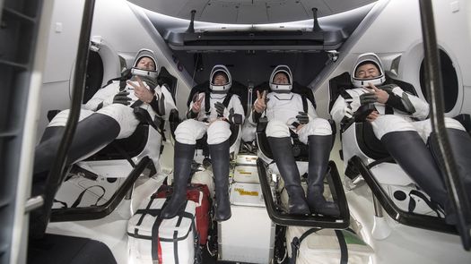 Cápsula de SpaceX procedente de la ISS con cuatro astronautas ameriza frente a Florida