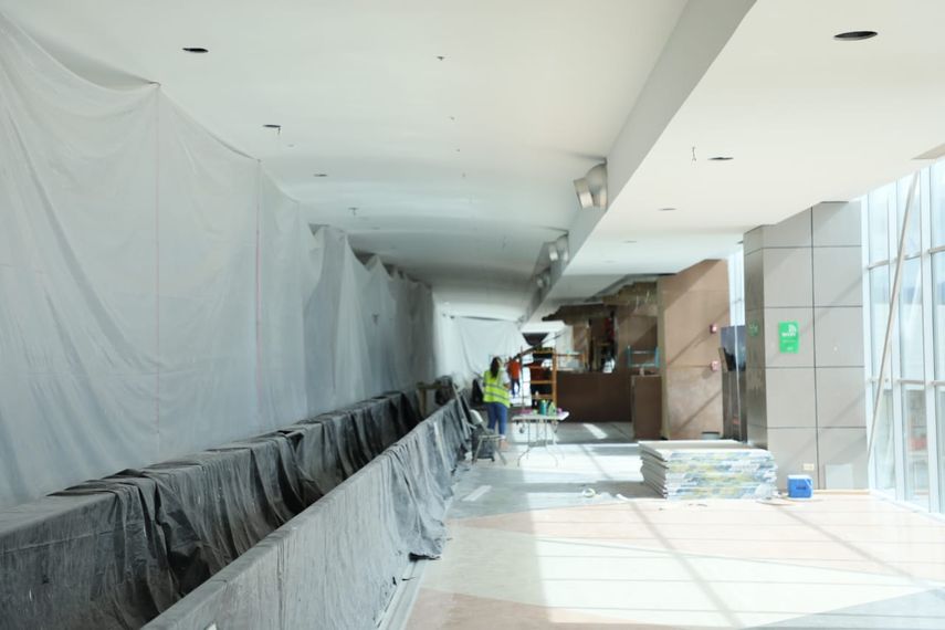 El Aeropuerto de Tocumen, S.A., desde el año 2020 inició un programa de mantenimiento y reemplazo de las juntas estructurales.