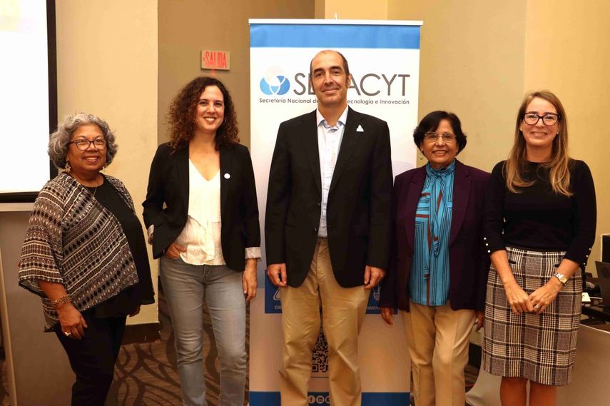 En su espacio "Café Científico", Senacyt conmemoró el ‘Día Internacional de la Mujer’, analizan el androcentrismo en las ciencias y el trabajo de las mujeres. En su espacio "Café Científico", Senacyt conmemoró el ‘Día Internacional de la Mujer’, analizan el androcentrismo en las ciencias y el trabajo de las mujeres.