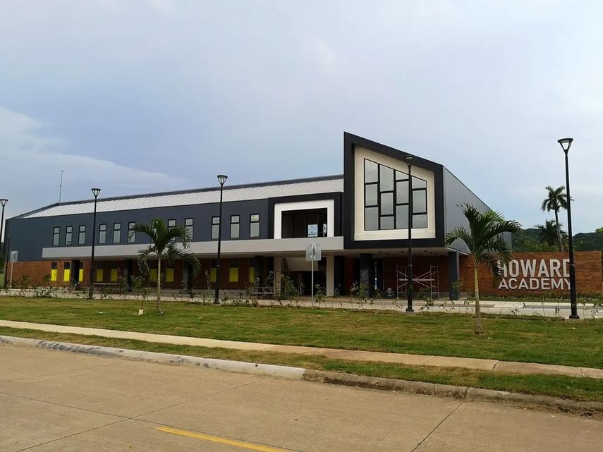 El Howard Academy es una de las escuelas inscritas para Debate Z.