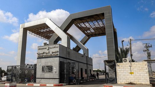 Israel anunció el lunes una reapertura limitada del cruce fronterizo de Rafah entre Gaza y Egipto, previsto en el acuerdo de alto el fuego en vigor desde el 10 de octubre, luego de conversaciones con enviados estadounidenses en Jerusalén.