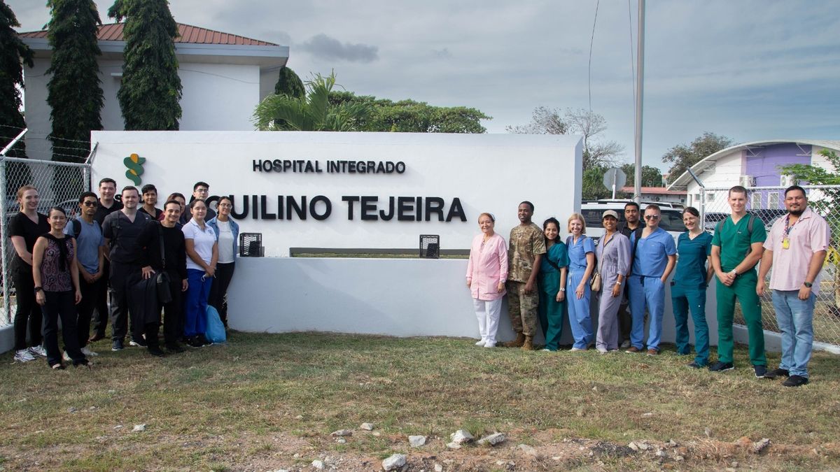 Dos nuevos equipos médicos estadounidenses arribaron esta semana a las provincias de Colón y Coclé para ofrecer atención especializada a más de 600 panameños, como parte de la iniciativa Juntos por la Salud del Comando Sur de Estados Unidos, en el marco de la cooperación ampliada en materia de seguridad y salud entre ambos países. Dos nuevos equipos médicos estadounidenses arribaron esta semana a las provincias de Colón y Coclé para ofrecer atención especializada a más de 600 panameños, como parte de la iniciativa Juntos por la Salud del Comando Sur de Estados Unidos, en el marco de la cooperación ampliada en materia de seguridad y salud entre ambos países.
