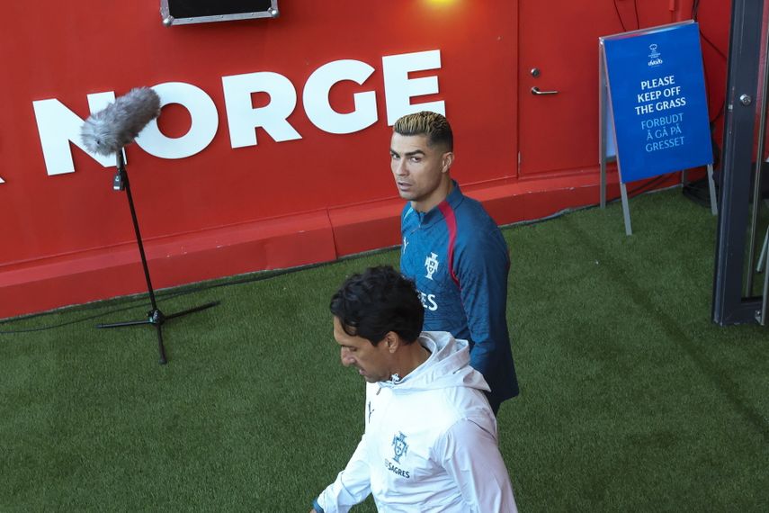 Cristiano Ronaldo ha sido sancionado con 30 días de suspensión y una multa de 255 euros por abandonar la concentración de la selección de Portugal debido a desacuerdos con el seleccionador