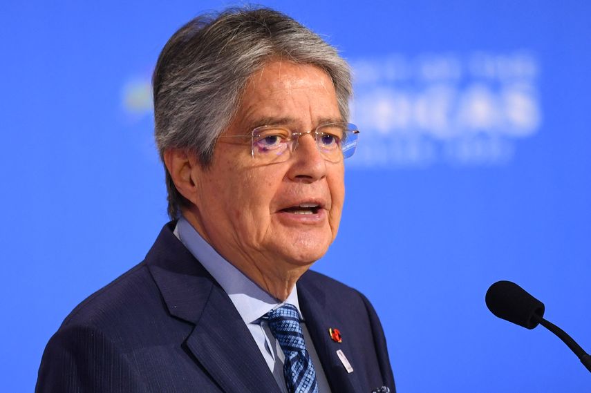 Guillermo Lasso viaja a Estados Unidos para exámenes médicos