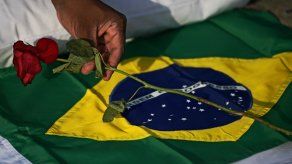 Muertes por pandemia en Brasil son el mayor genocidio de nuestra historia