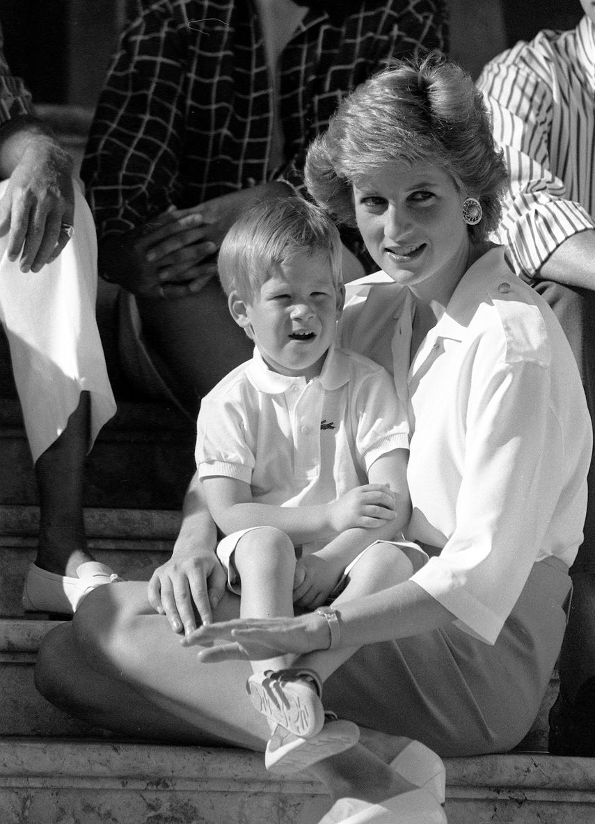 El hermano de la difunta princesa de Gales Diana Spencer cuenta en su libro de memorias aún no puesto a la venta que su exmarido