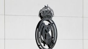 El proyecto de Superliga fue enterrado definitivamente este miércoles, después que Real Madrid y la UEFA llegaran a un principio de acuerdo con el fin de resolver sus disputas legales relacionados con el polémico torneo impulsado, entre otros, por el club español y que a punto estuvo de hacer saltar por los aires el fútbol europeo.