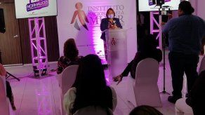 Con encendido de luces Inamu da inicio a campaña contra la violencia hacia las mujeres