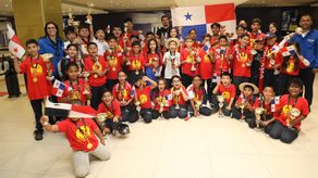 Regresa al país delegación panameña que se coronó campeona en el Mundial de Cálculo Mental