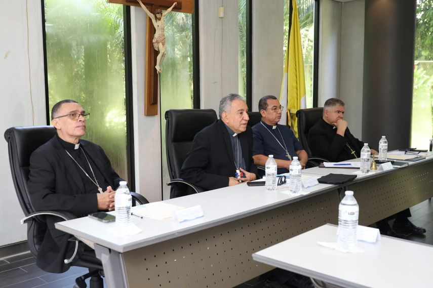 Iglesia católica pide a los maestros en paro regresar a clases