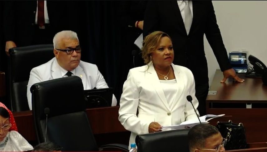 Cenobia Vargas postuló a su colega Jaime Vargas para presidir la Asamblea Nacional Cenobia Vargas postuló a su colega Jaime Vargas para presidir la Asamblea Nacional