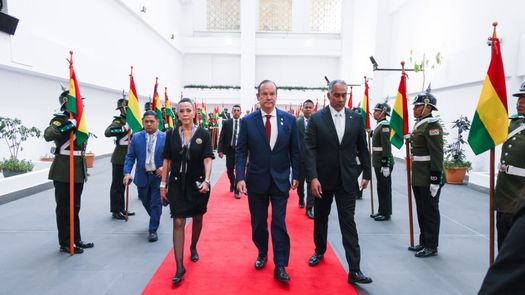 Panamá reafirma sus lazos diplomáticos con Bolivia durante la toma de posesión del presidente Rodrigo Paz Panamá reafirma sus lazos diplomáticos con Bolivia durante la toma de posesión del presidente Rodrigo Paz