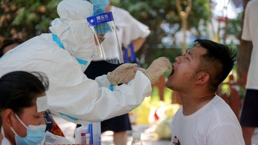 La variante delta es una advertencia de que el virus está evolucionando. AFP