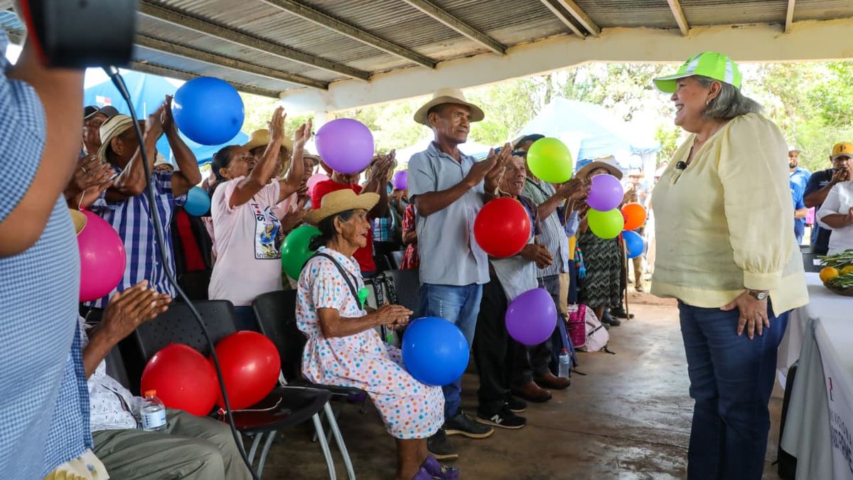 Mides atiende a más de 2,100 personas en El Picador, comunidad con alto nivel de pobreza Mides atiende a más de 2,100 personas en El Picador, comunidad con alto nivel de pobreza