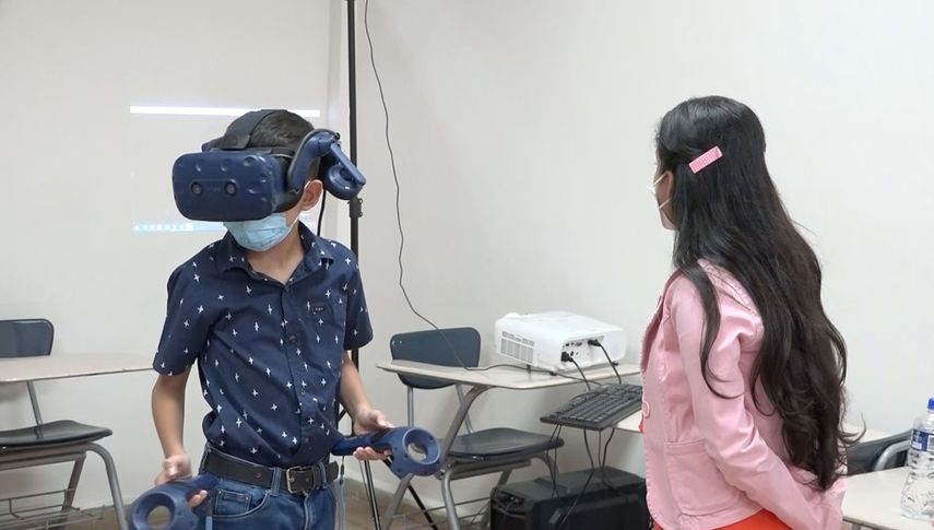 UTP y SENACYT dictan talleres de astronomía a docentes