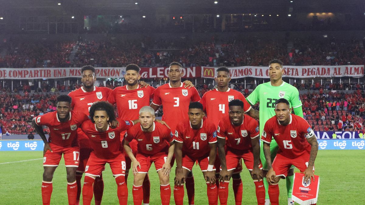 Panamá afrontará este martes en casa un duelo decisivo ante El Salvador, con la mira puesta en el boleto directo al Mundial de 2026, un objetivo que sigue al alcance pese a la presión de un cierre de eliminatorias de la Concacaf lleno de combinaciones. Panamá afrontará este martes en casa un duelo decisivo ante El Salvador, con la mira puesta en el boleto directo al Mundial de 2026, un objetivo que sigue al alcance pese a la presión de un cierre de eliminatorias de la Concacaf lleno de combinaciones.
