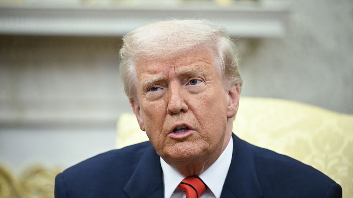 Trump pide a los indocumentados que se autodeporten antes de ser arrestados