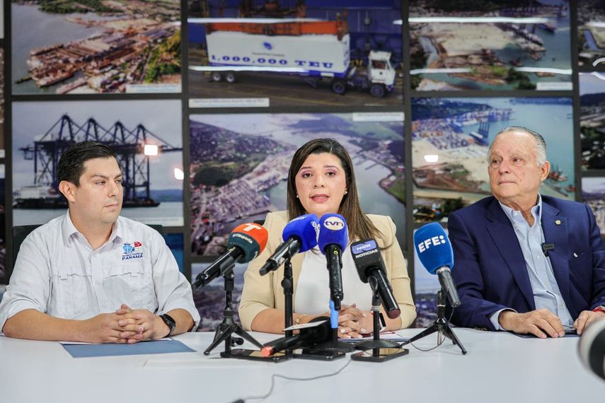 Transición en puertos: gobierno garantiza estabilidad