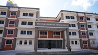 El presidente de la República, José Raúl Mulino, inauguró este jueves el nuevo edificio que alberga la Escuela República de Venezuela y el Instituto Comercial Bolívar, en Calidonia, una obra que permaneció paralizada por años y que hoy se entrega como parte del plan de recuperación de infraestructuras educativas. El presidente de la República, José Raúl Mulino, inauguró este jueves el nuevo edificio que alberga la Escuela República de Venezuela y el Instituto Comercial Bolívar, en Calidonia, una obra que permaneció paralizada por años y que hoy se entrega como parte del plan de recuperación de infraestructuras educativas.