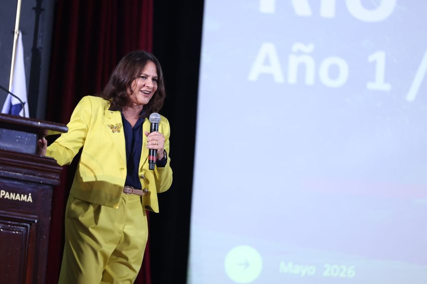 La nueva administradora de Canal de Panamá
