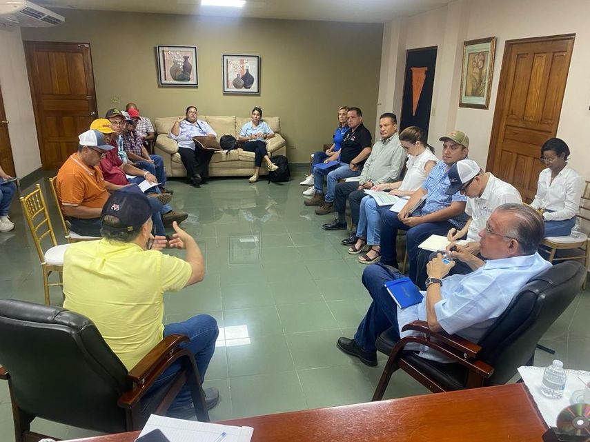 El ministro del MIDA dijo que así como se ha cumplido durante estos más de cuatro años, se seguirán atendiendo los pagos que correspondan. El ministro del MIDA dijo que así como se ha cumplido durante estos más de cuatro años, se seguirán atendiendo los pagos que correspondan.