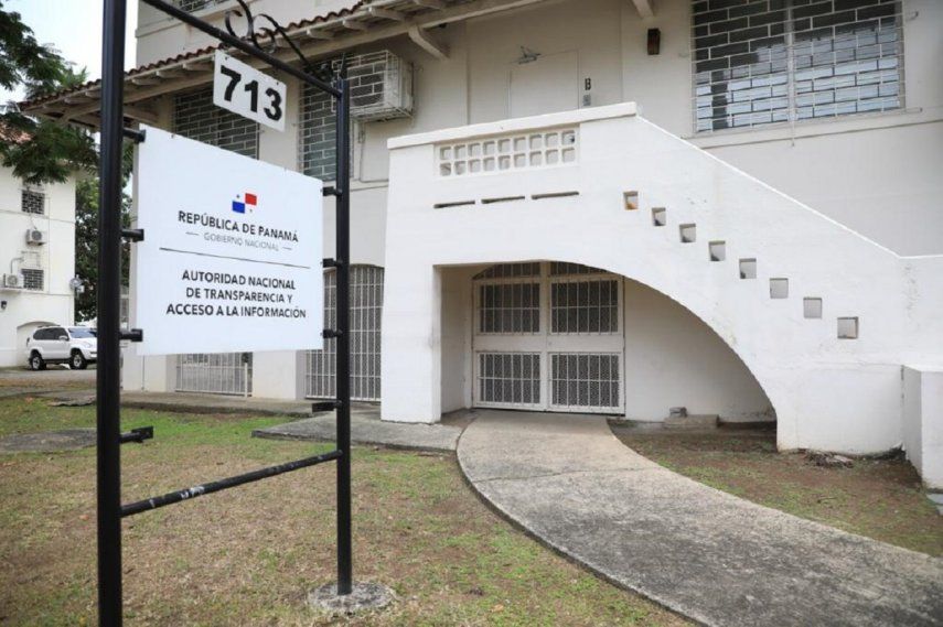 Según información proporcionada por ANTAI, en los expedientes remitidos a las Fiscalías Anticorrupción, fueron denunciados posibles delitos como hurtos de bienes públicos.