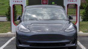 EEUU investiga sistema de conducción asistida de Tesla tras 11 choques