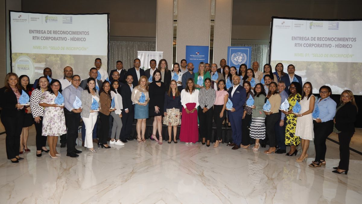 MiAMBIENTE brinda reconocimiento a 15 empresas por su aporte al medio ambiente